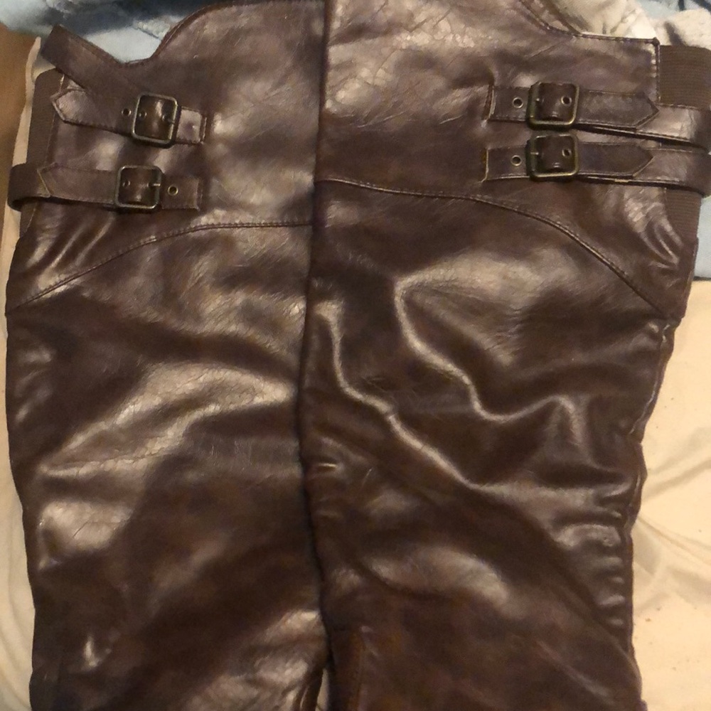 Bamboo boots size 8